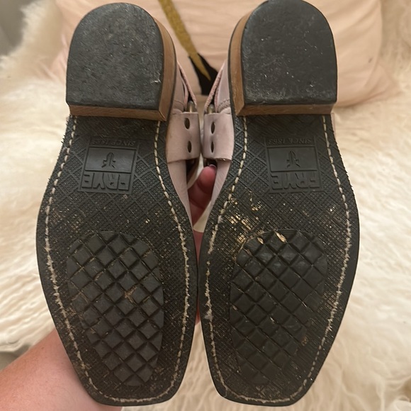 Light pink/purple harness Frye boots with cutouts - Picture 3 of 6